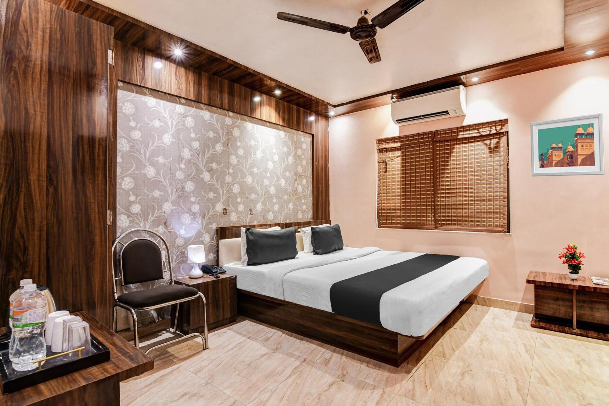 Hotel Super Collection O Park Circus